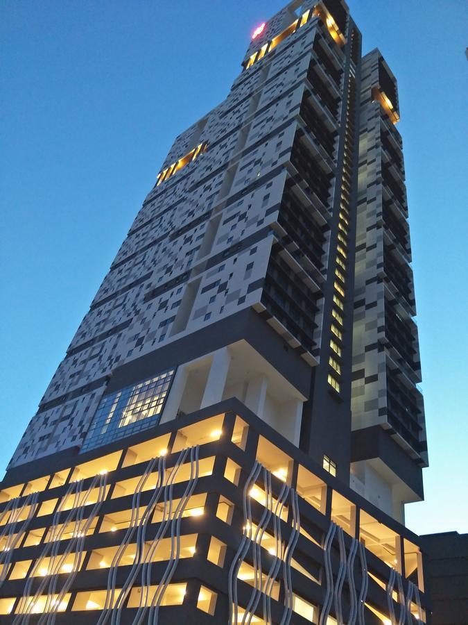 Sky88 Super High Class Condo@10m Spore * Johor Bahru